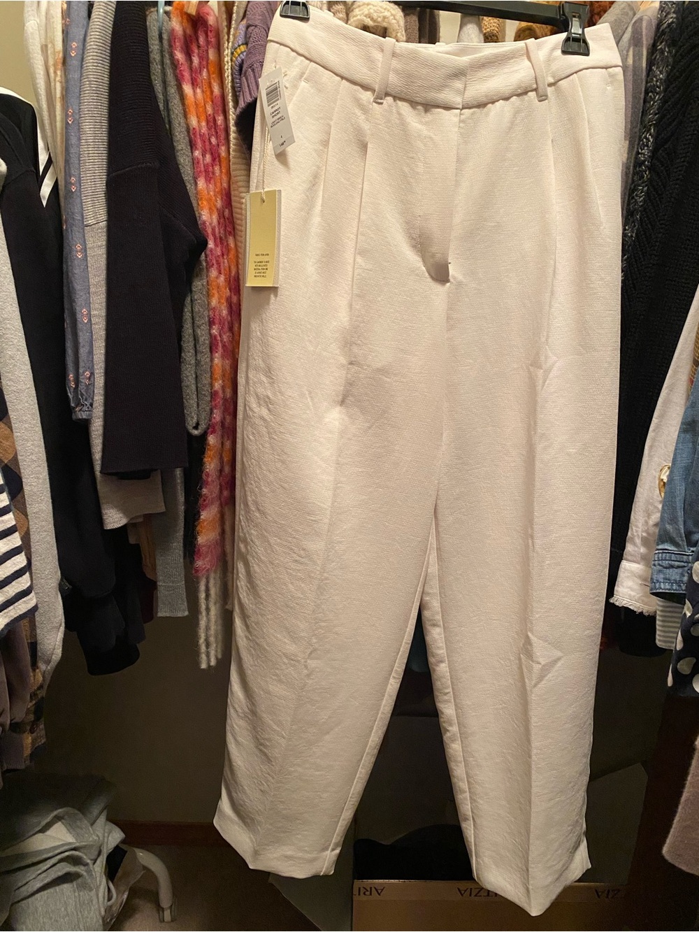 Aritzia Wilfred Free Carrot Pants Light Birch, New with tags, Size 4 Short